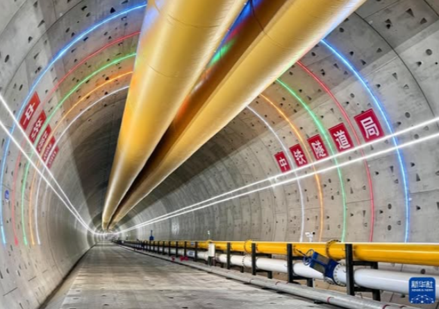 Хятадад усан доогуур 14 км урт туннель барьжээ